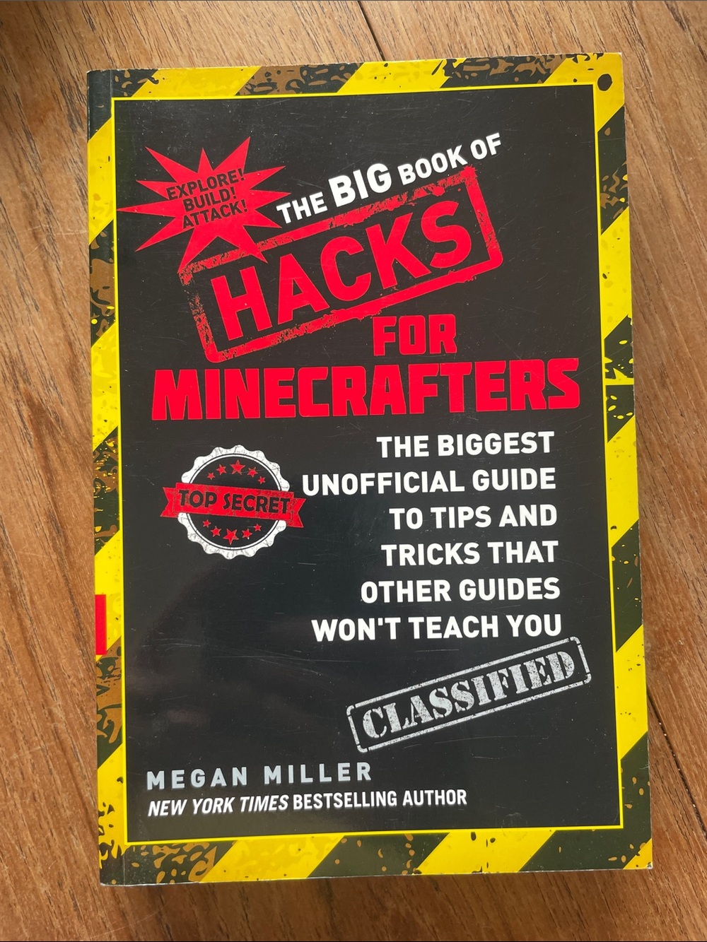 The Big Book of Hacks for Minecrafters – Black and Yellow Guide